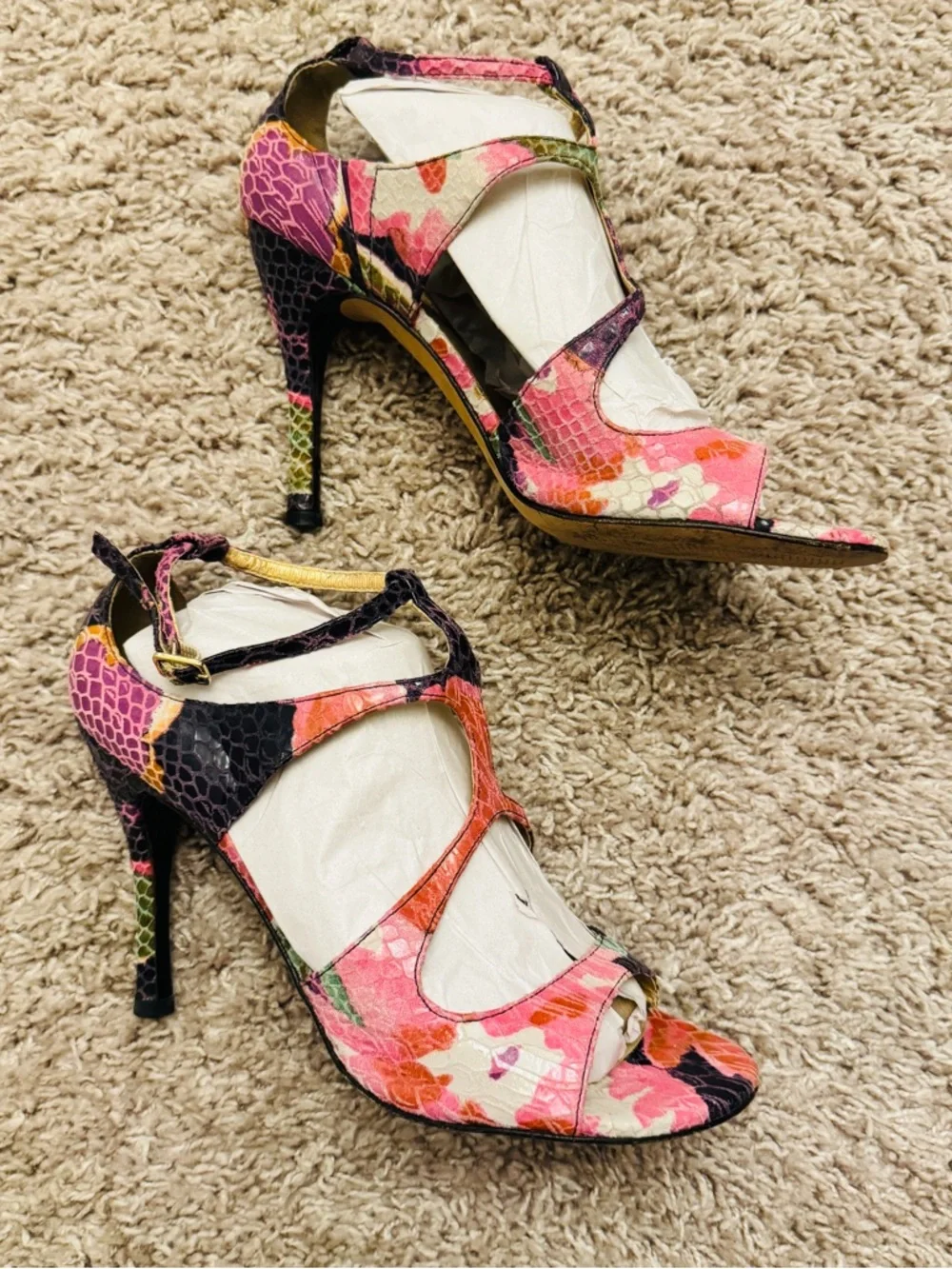 Stuart Weitzman Pink Floral Snake-Print Strappy Stiletto Sandals Size 8.5 - Picture 4 of 14